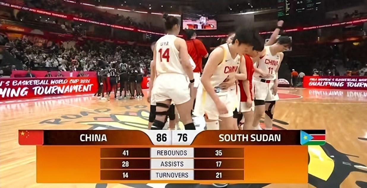 开云下载-女篮赢对手10分不足以让宫鲁鸣开心！王思雨是大功臣，也是遮羞布